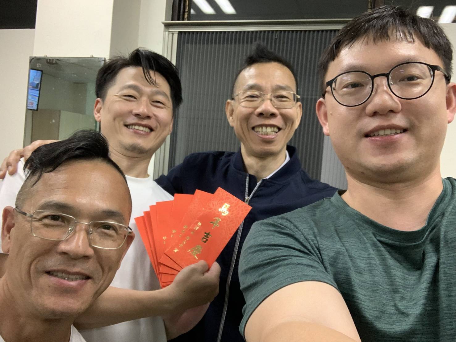 本總隊游總隊長慰問同仁過年期間執勤辛勞並發放紅包