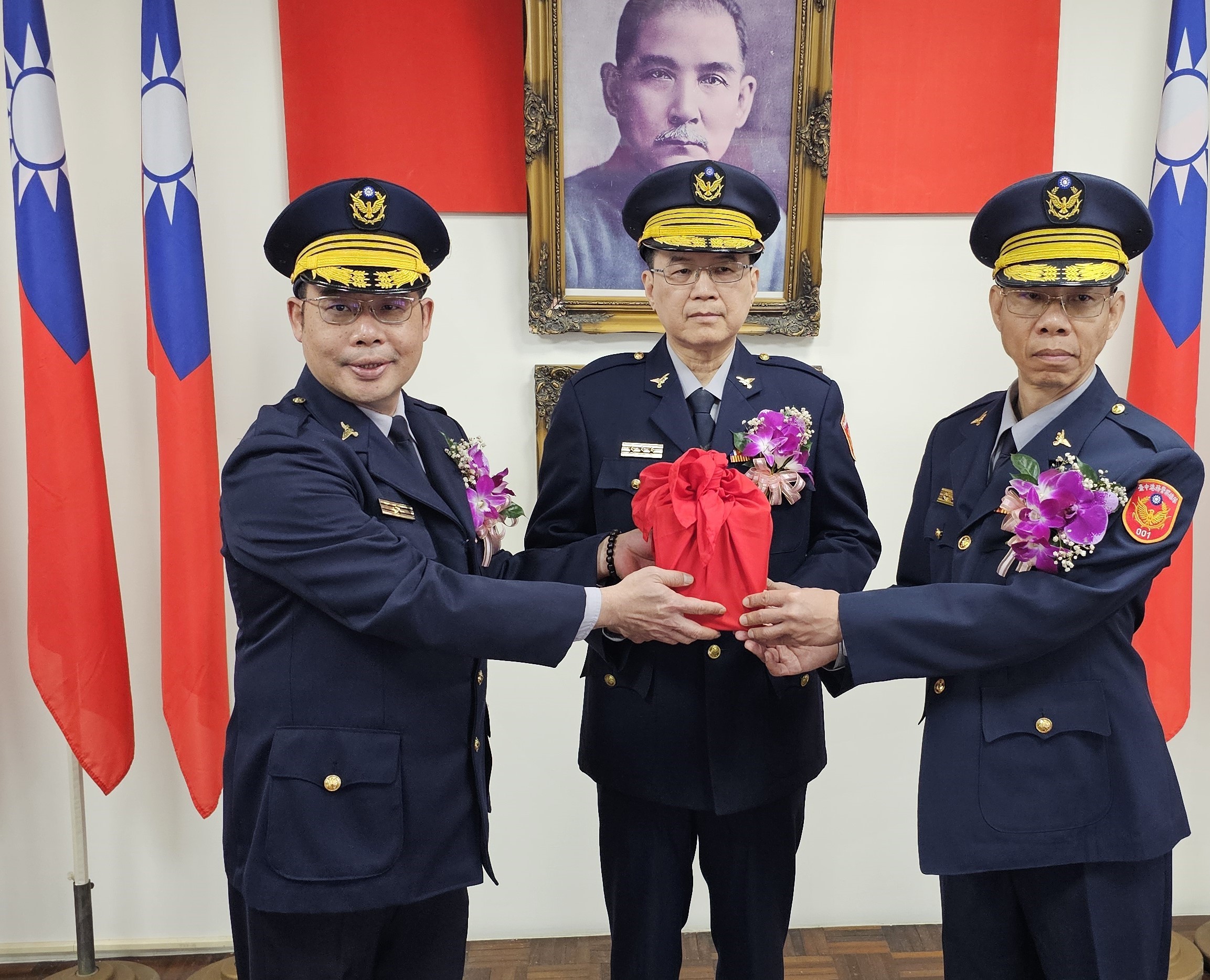 卸、新任總隊長交接典禮